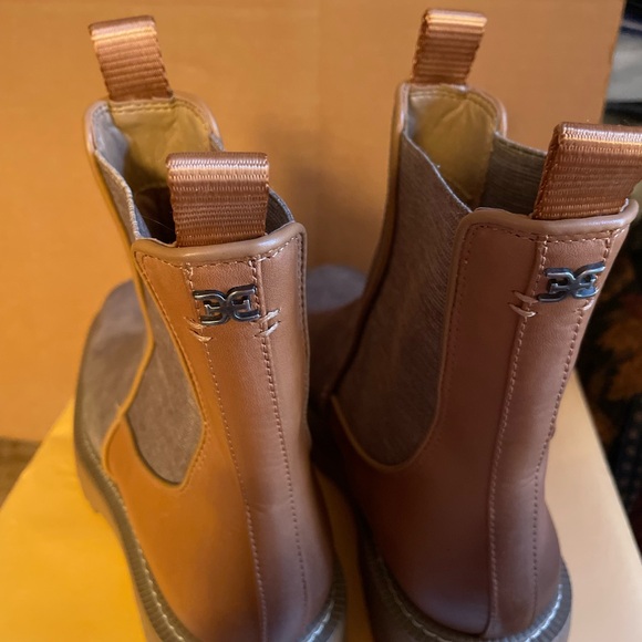 Sam Edelman Laguna Bootie, appear Brand New, 8.5 M
Leather/Manmade - Picture 3 of 11